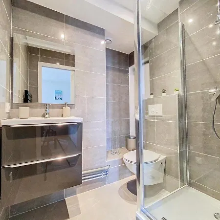 Le Petit Bossuet - Hypercentre Apartament *