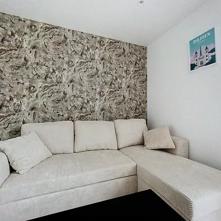 Le Petit Bossuet - Hypercentre Apartament *